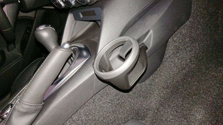 cupholder front